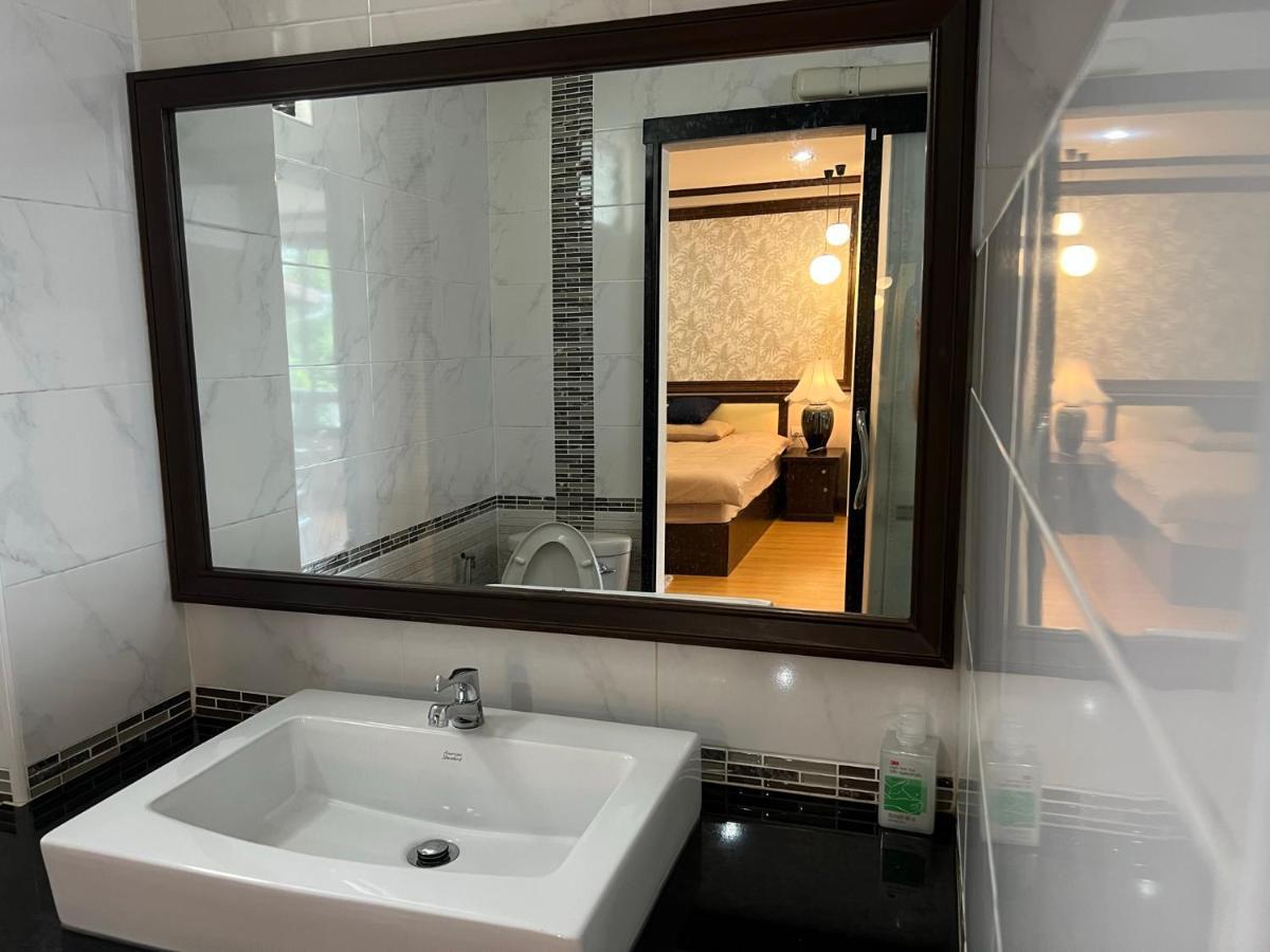 October Hostel Chiangmai Chiang Mai Eksteriør bilde